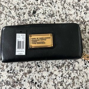 NWT Marc jacobs black leather zip wallet